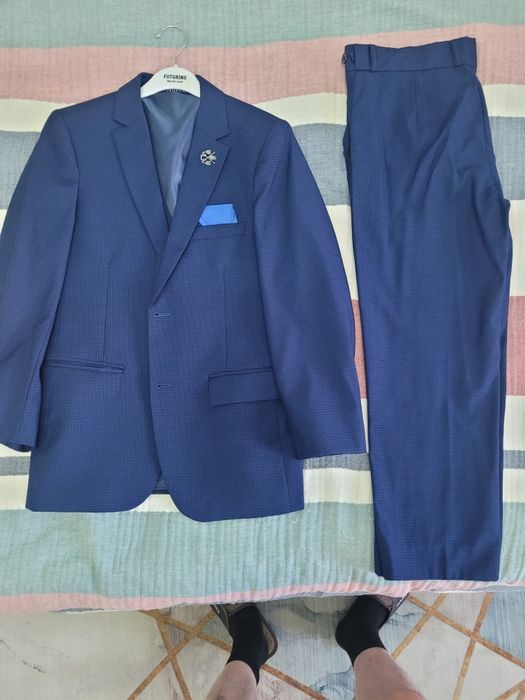 Костюм школьный новый