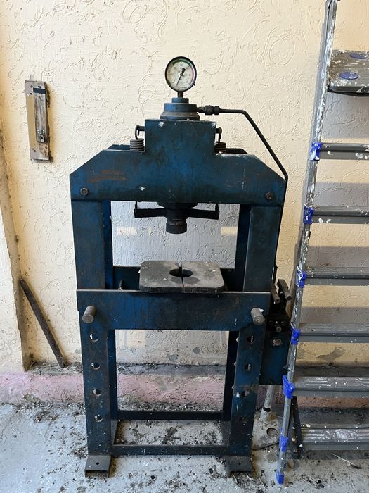Продам пресс гидровлический
