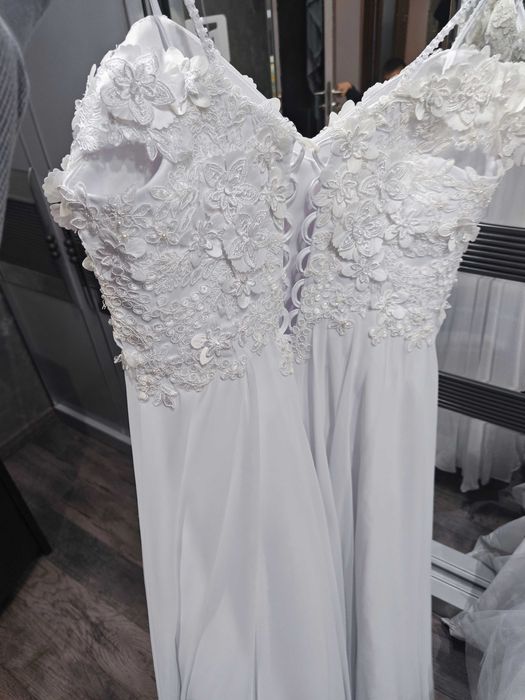 СПЕШНО Булчинска рокля + шлейф