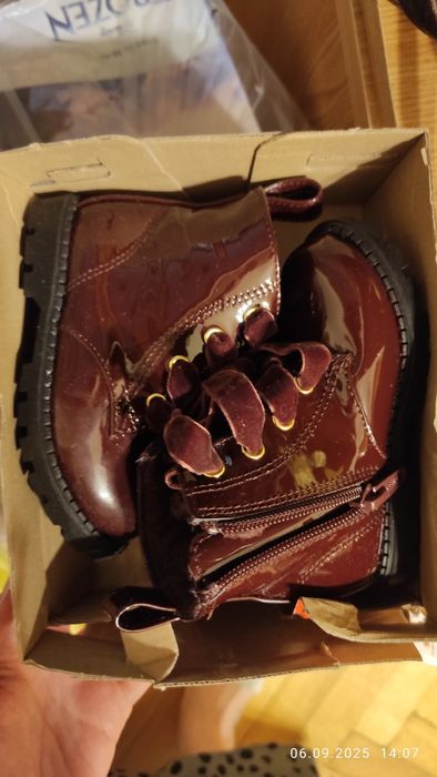 Vând ghetuțe noi H&M Nr 20-21