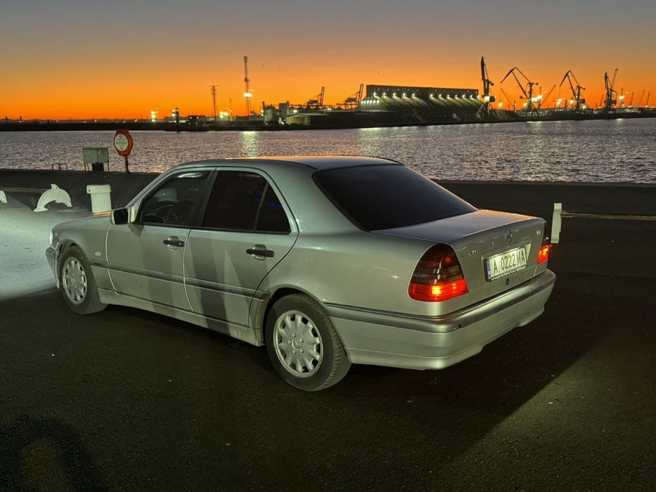 Продава се мерцедес С220