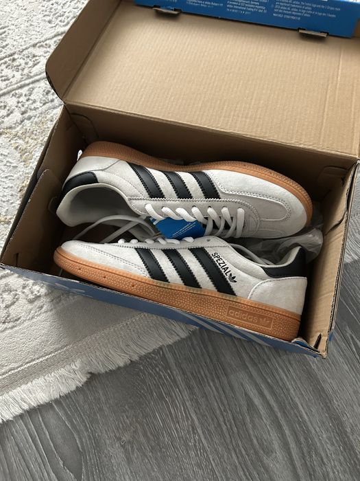 Продам кроссовки Adidas Spezial