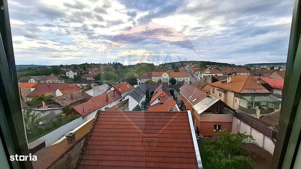 Apartament cu 2 camere de vânzare în zona Central Reghin