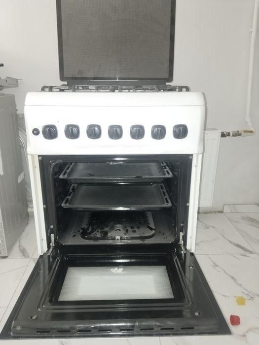 Продается газ плита Ферре