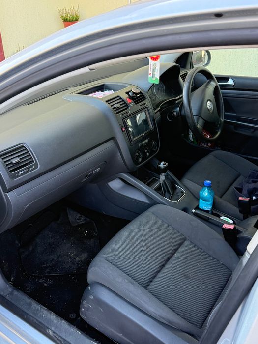 Vând wolkswagen golf 5