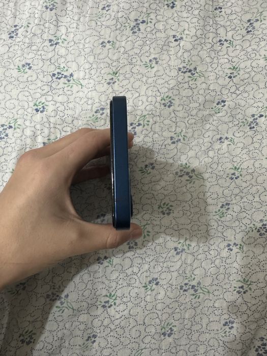 Iphone 12 в отличном состояние