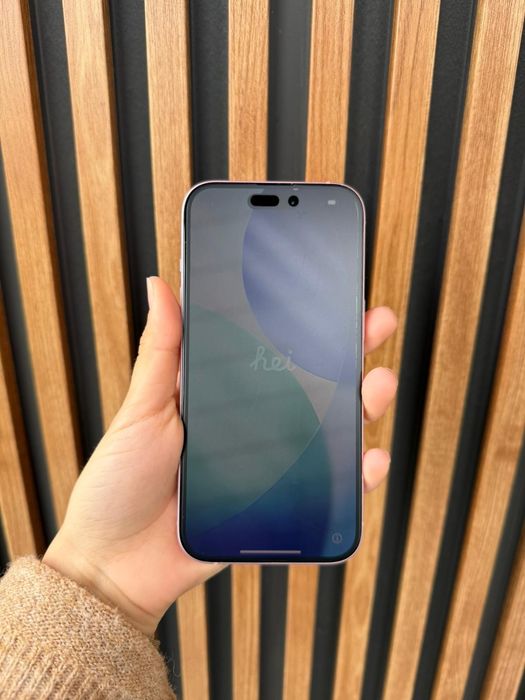 iPhone 15 impecabil în garanție
