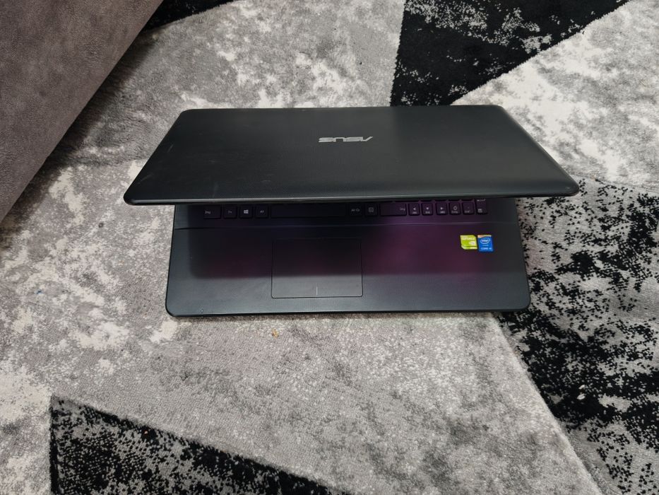Laptop Asus i5 gen5