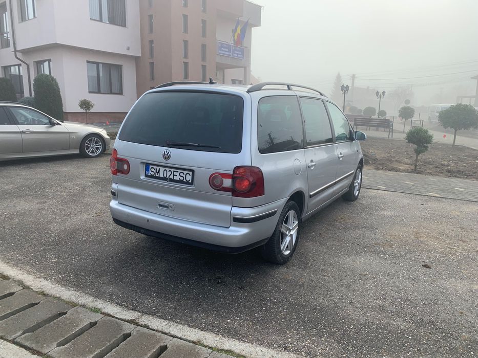 Vând sau schimb sharan 2008