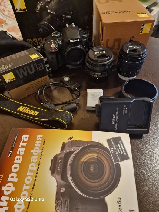 Като нов! Комплект Nikon D3300 на само 1821 кадъра + 2 обектива, статив, чанта и аксесоари.
