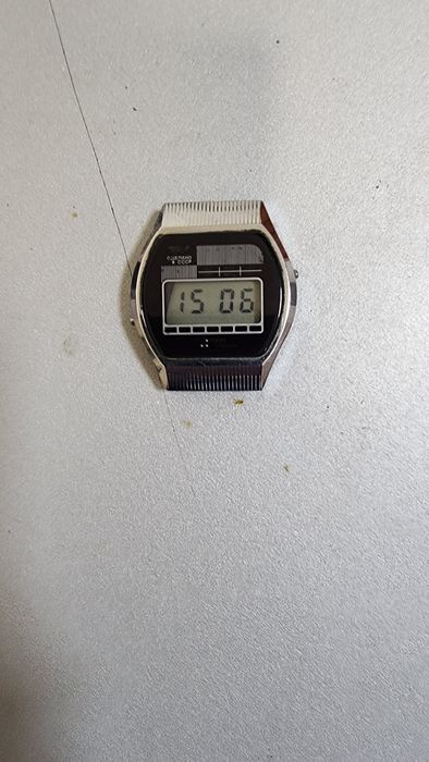 Продам советские часы электронные