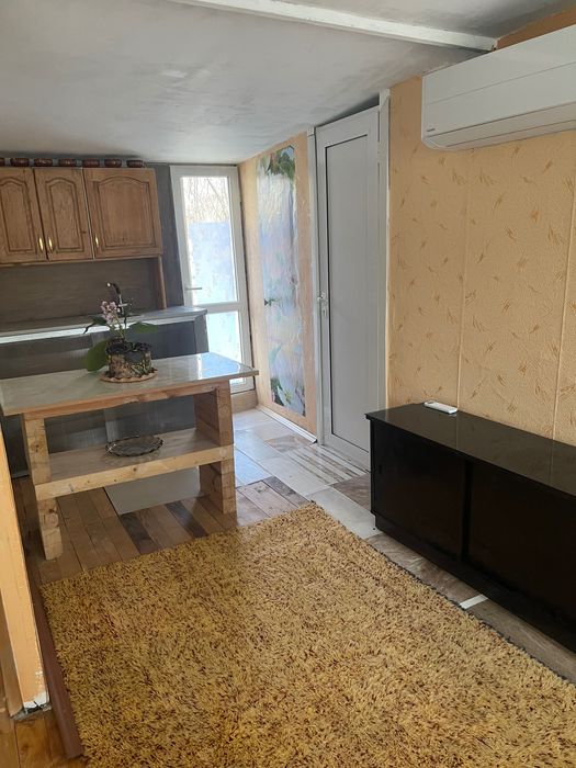 Дава се под наем Етаж от къща в София, Център - 60 кв.м за 663 € - Снимка #2