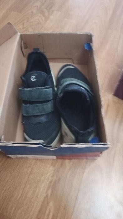 Продам Детская обувь на мальчика