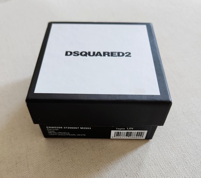 Dsquared2 обемни обеци на клипс златисти метал перли лого кръгли кутия