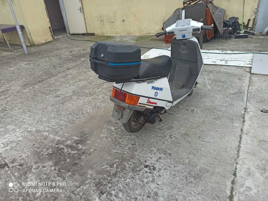 Скутер Piaggio vespa scatto