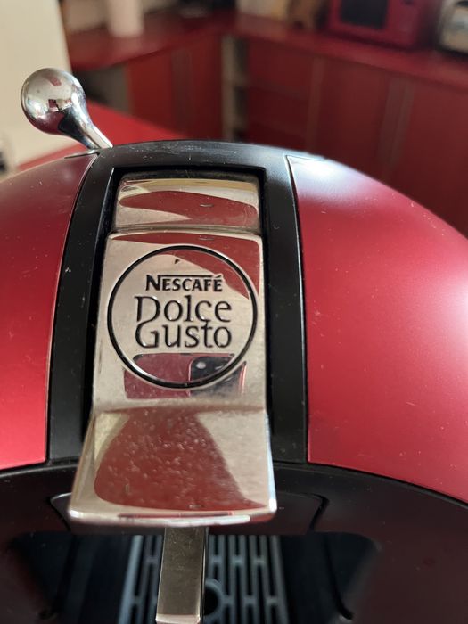Aparat de cafea Dolce Gusto,face o cafea extraordinara,merita cumparat
