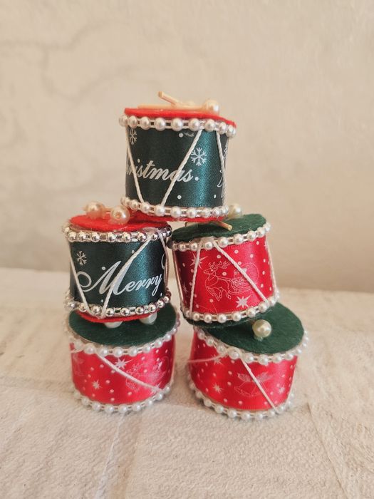 Новогодние игрушки на ёлку