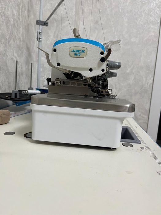 Продается швейная машина