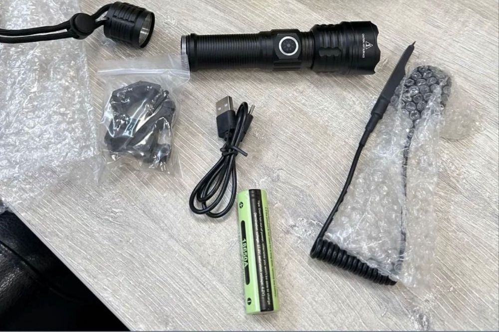 Lanterna tactica cu lupa NOUA 3000 metri, led 30w