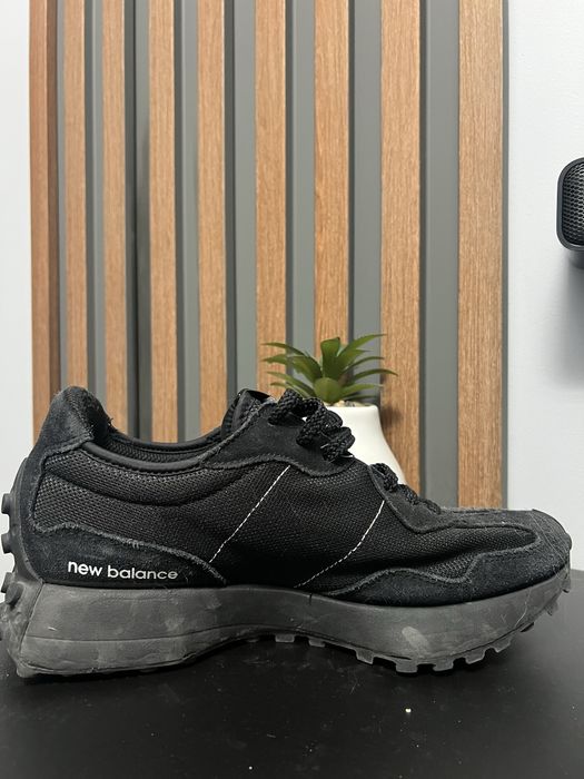 New Balance 327 "Triple Black"