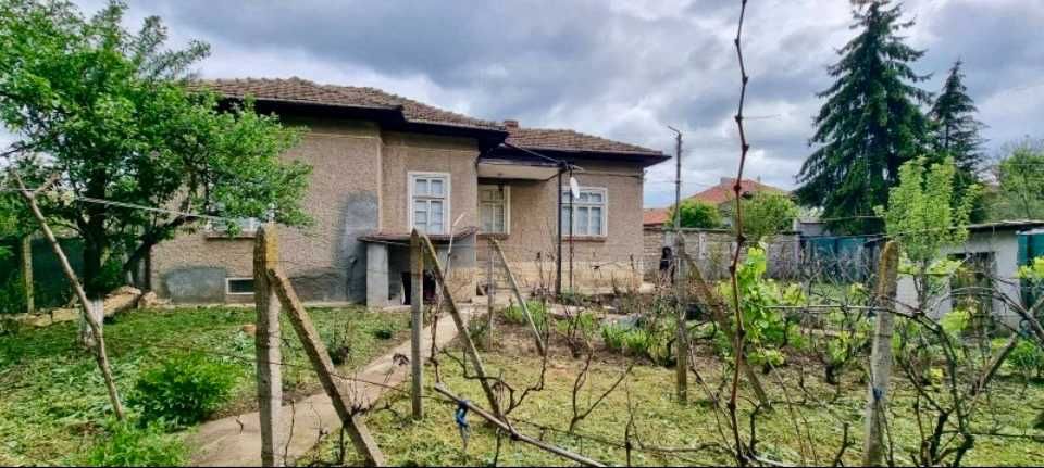 1830-Продава се къща в село Топчии!