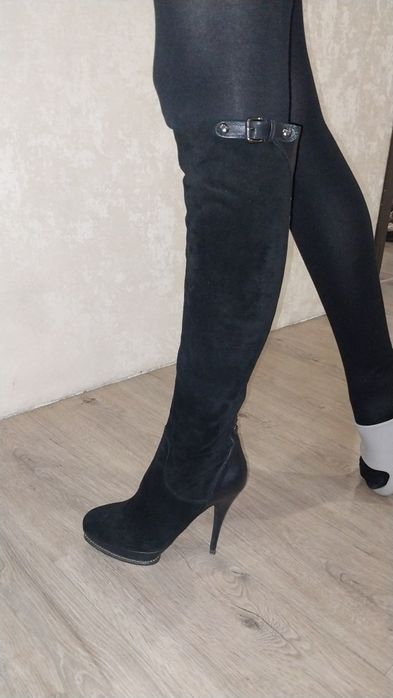 Сапожки женские.