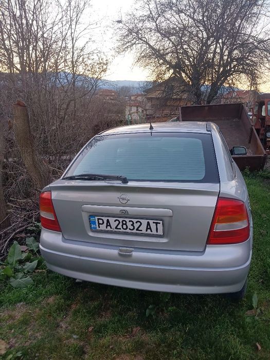 Опел астра Г в движение за части