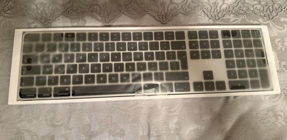 Tastatura apple cu touch ID si magic mouse