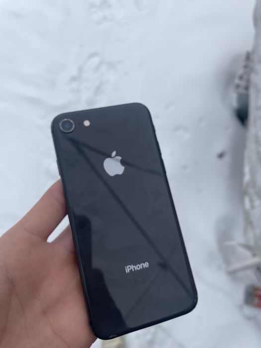Продам Apple Iphone 8