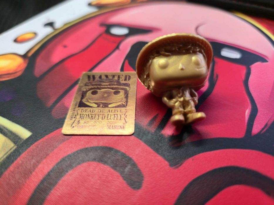 Чисто нова Златна Фигурка Monkey D Luffy (One Piece) – Kinder Joy x Funko Pop !