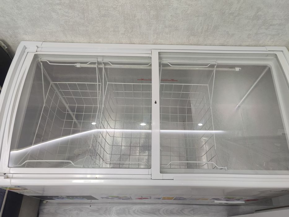 Продам морозильник Loreto как новый гарантия есть