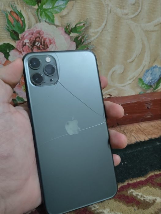 11 pro max продаю