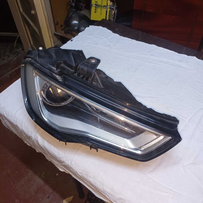 far dreapta audi a3 8v Bi-xenon Led original