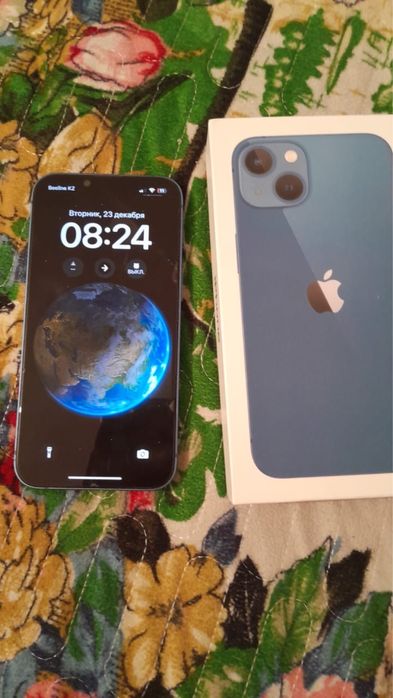 Продам Iphone 13 blue