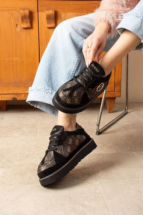 Adidasi guess cu saculet!38!39!40!41
