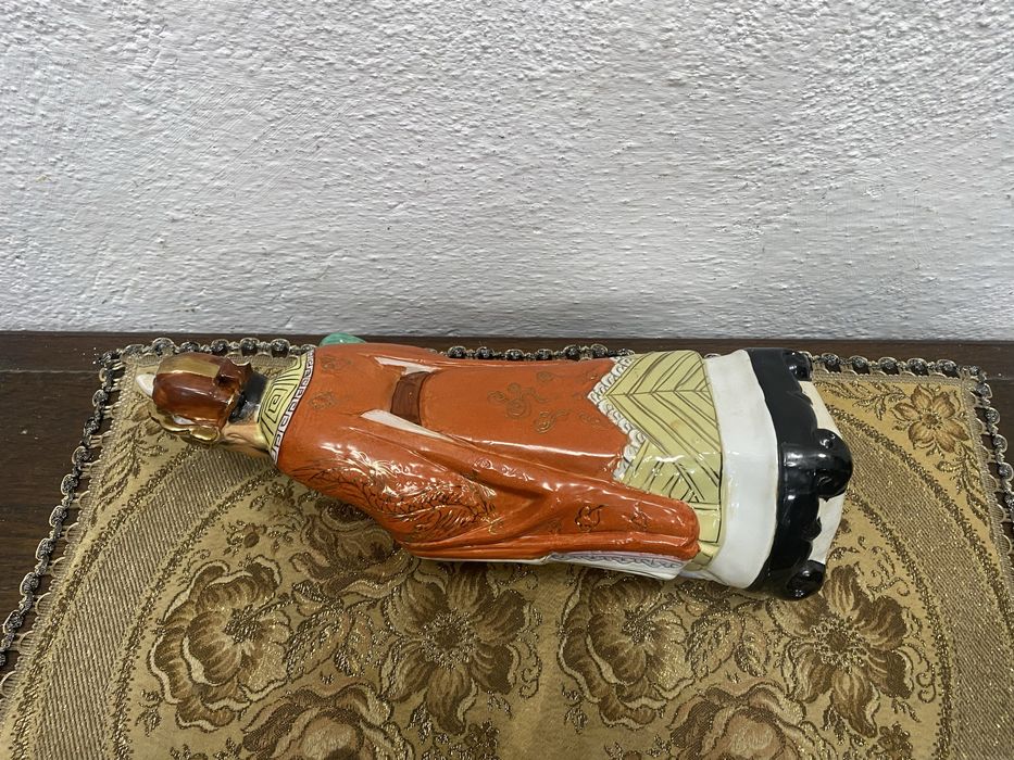 Голяма японска порцеланова фигура с позлата