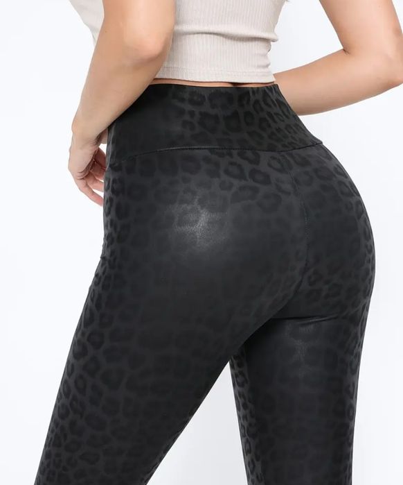 Леггинсы женские.