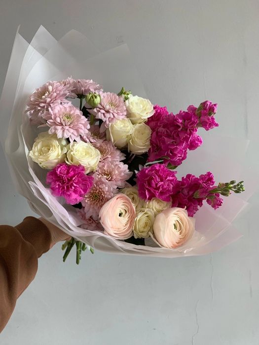 Пионы, розы, гортензии, цветы букеты оптом в розницу