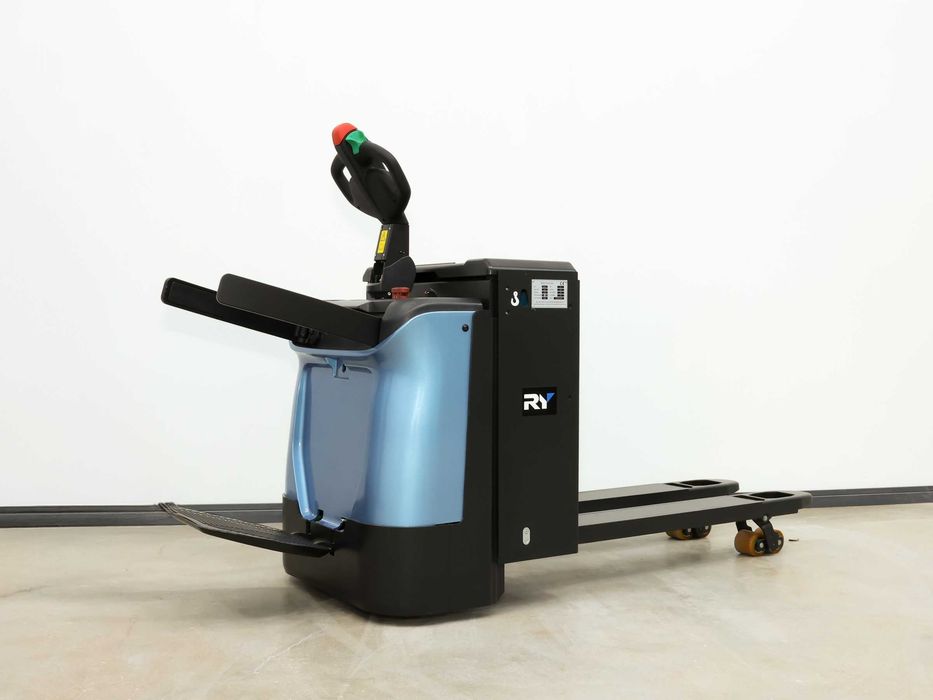 Электро транспалет 2 000 кг с платформой Royal Forklift  RY P20 S-T