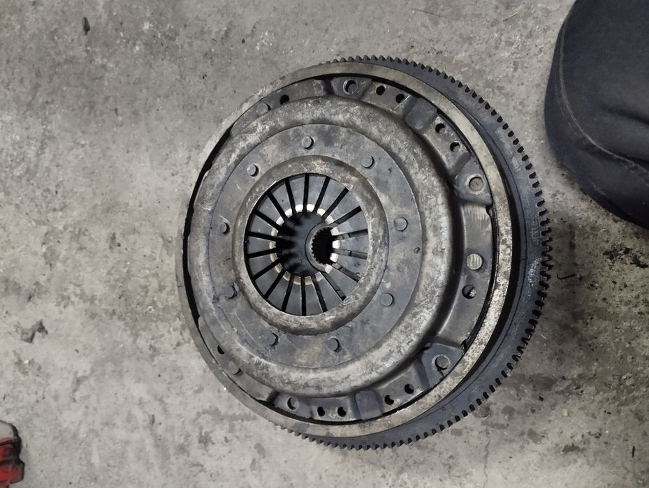 Маховик мерс 190 продам