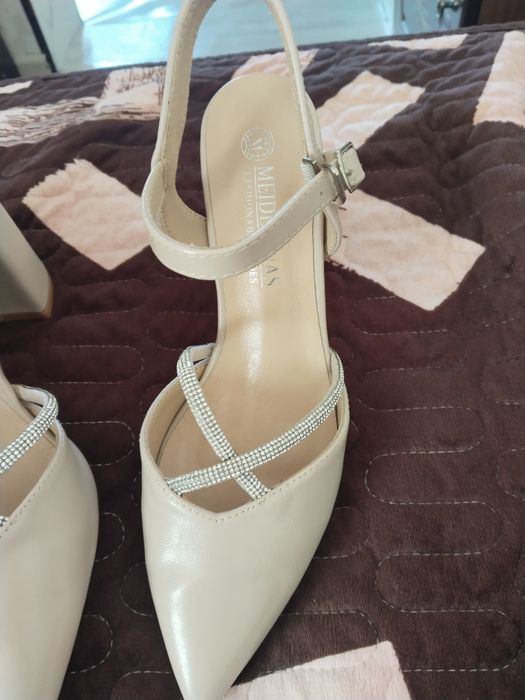 Туфли продам размер 35