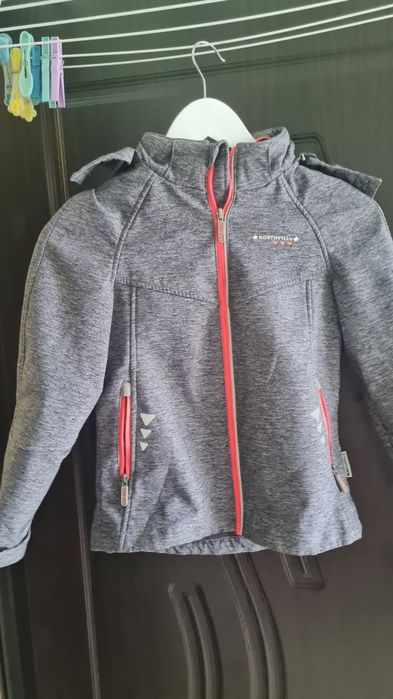 Спортно, непромокаемо, пролетно яке за момиче