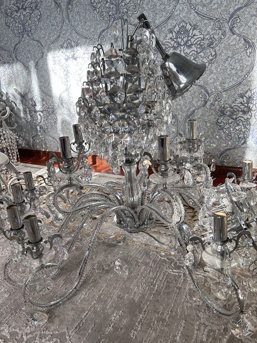 Продаются люстры