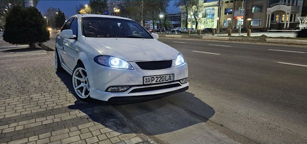 Advan racing rg2 r17