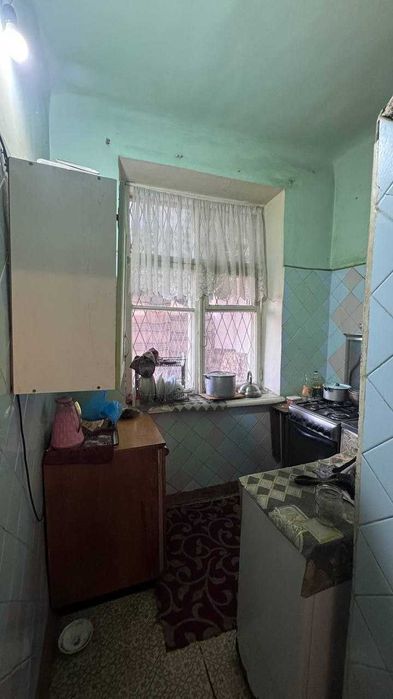 Парк Фуркат Мирабадский  2 ком 44м2 кирпичь Балкон можно под офис