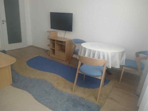 Тристаен, под наем, Център-Докторски паметник