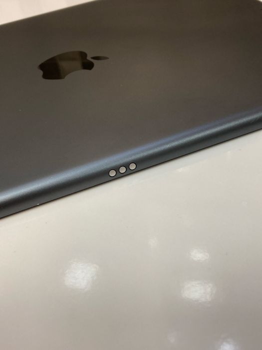 Apple iPad gen 9 • aproape Noua • 96% Bateria • A2602