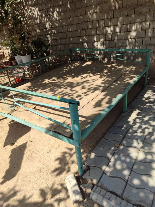 Темир су́ри тапчан