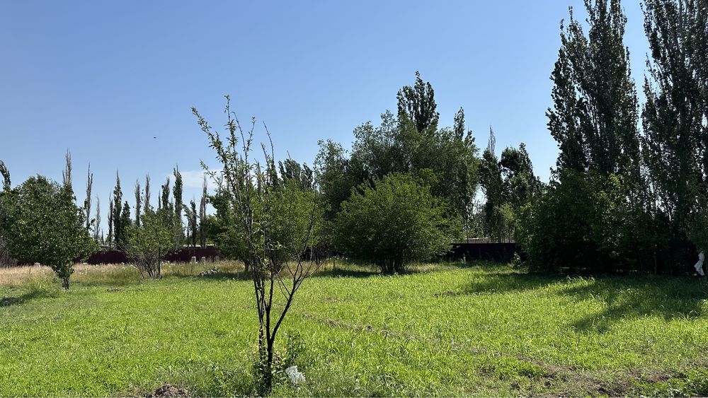 Үй сатылады.