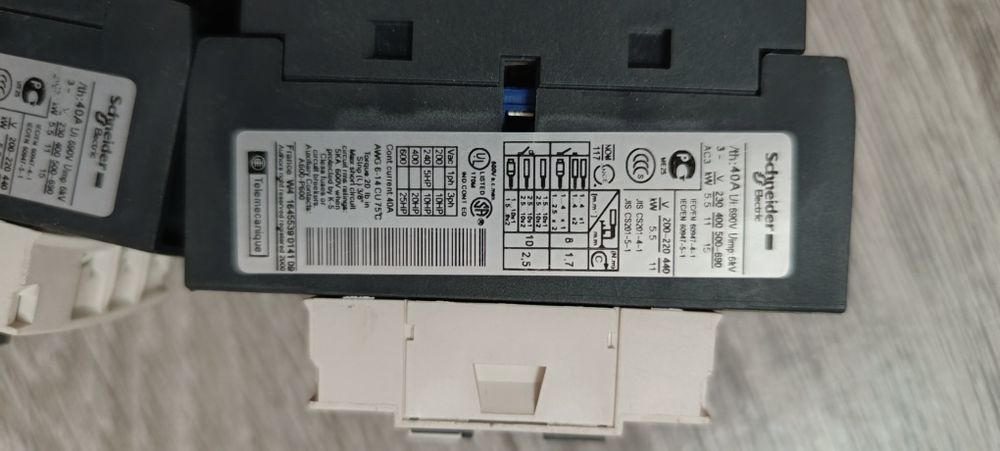 Контактор Schneider Electric LC1D25